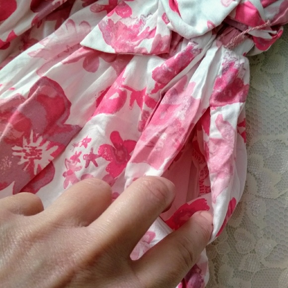 💣5/$35 HATLEY 2T FLOWER WATERCOLOR W/POCKETS - Picture 3 of 7